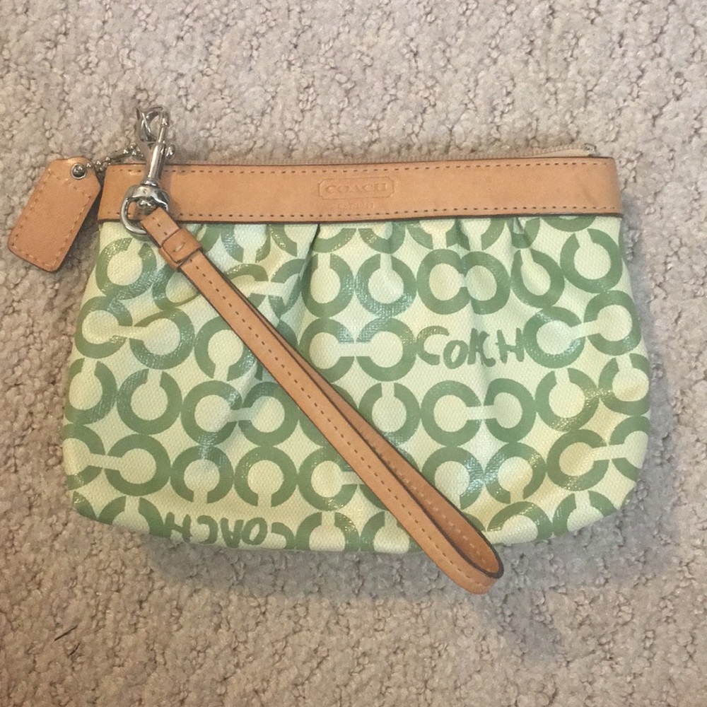 AUTHENTIC Coach wristlet